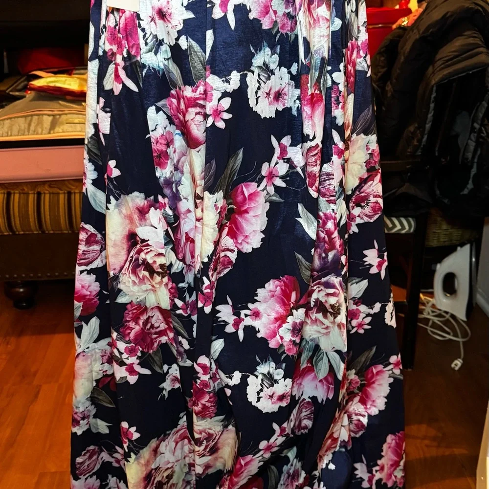 Floral Midi Skirt with Pink and Navy Design - Picture 9 of 12